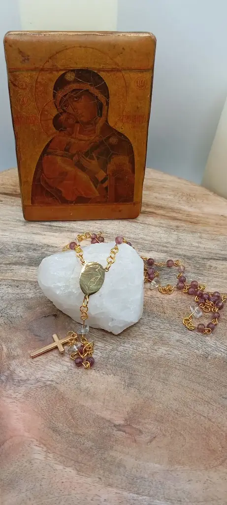 CHAPELET DORE AVEC PERLES