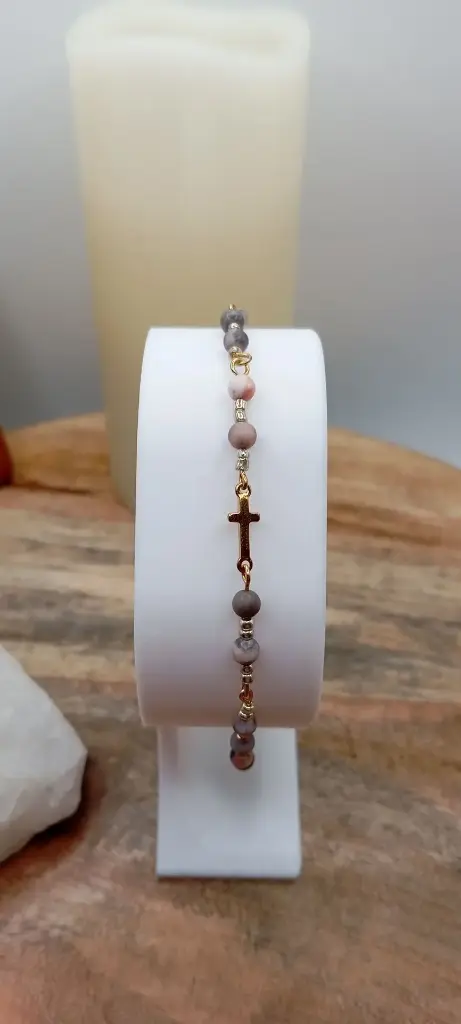 BRACELET PIERRES NATURELLES ET CROIX